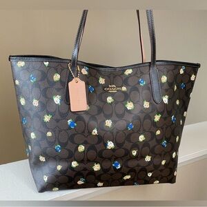 NWOT Coach City Tote Bag In Signature Canvas With Vintage Mini Rose Print